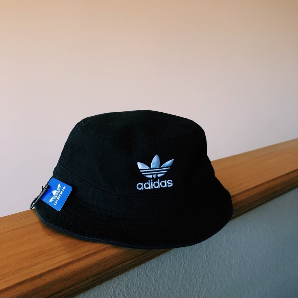 Adidas Bucket Hat (NEW!)